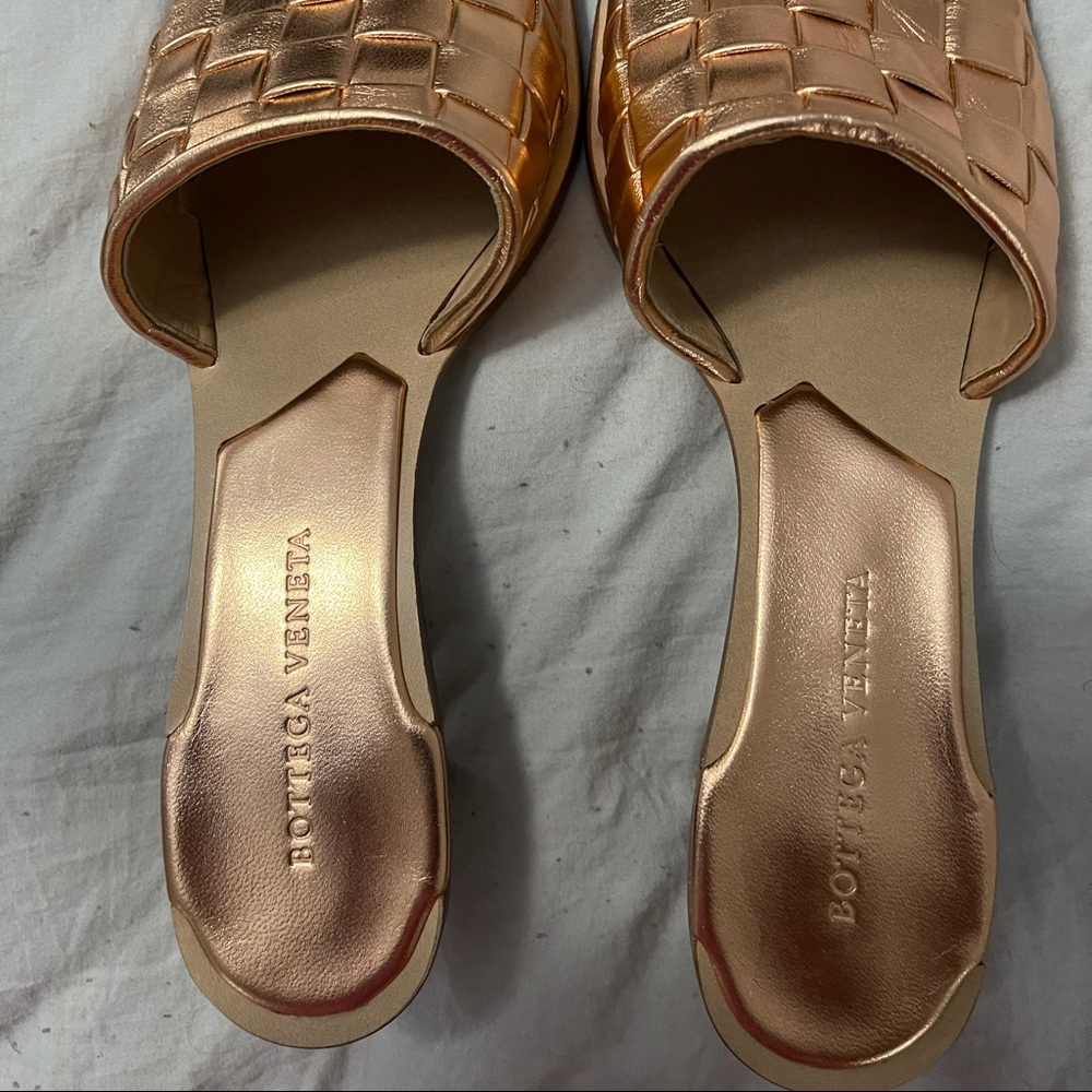 Authentic Bottega Veneta Bloc woven leather mules.